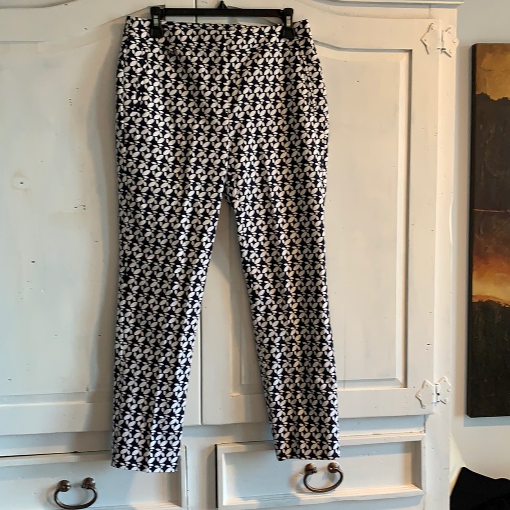 Ladies Pants, NEW. Size 6